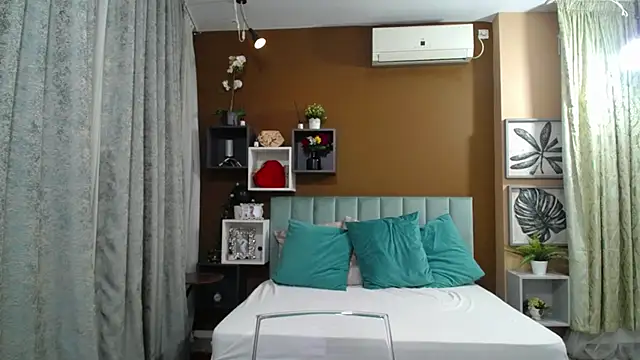 DarcyeJane online show from January 13, 2026, 6:35 pm