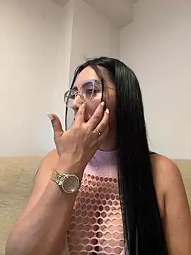 nataliia queen  online show from April 18, 2026, 1:20 am