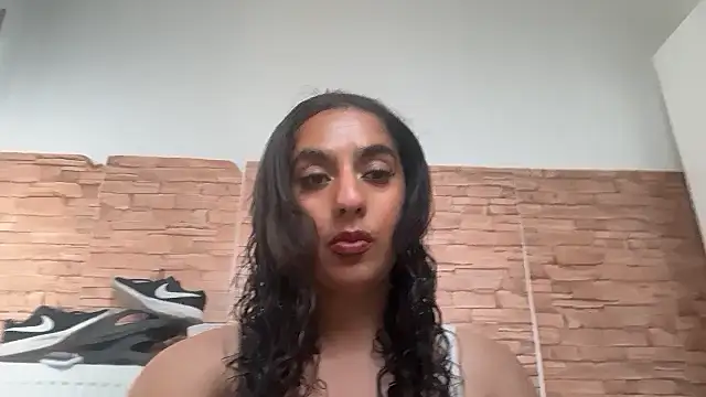 fayfay21xh online show from May 5, 2026, 5:21 pm