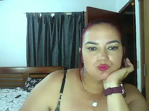 Snapshot of Roja_tentacion chatting on May 17, 2026, 5:05 am Roja tentacion online show from May 17, 2026, 5:05 am