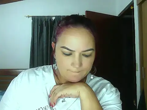 Snapshot of Roja_tentacion chatting on June 11, 2026, 3:59 am Roja tentacion online show from June 11, 2026, 3:59 am
