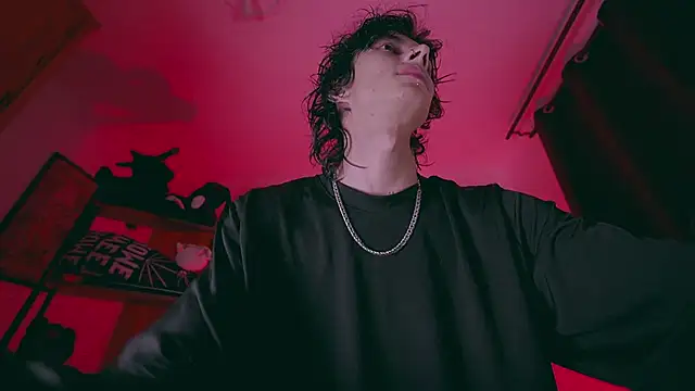 Snapshot of Olliver___y chatting on February 5, 2026, 2:16 am Olliver y online show from February 5, 2026, 2:16 am