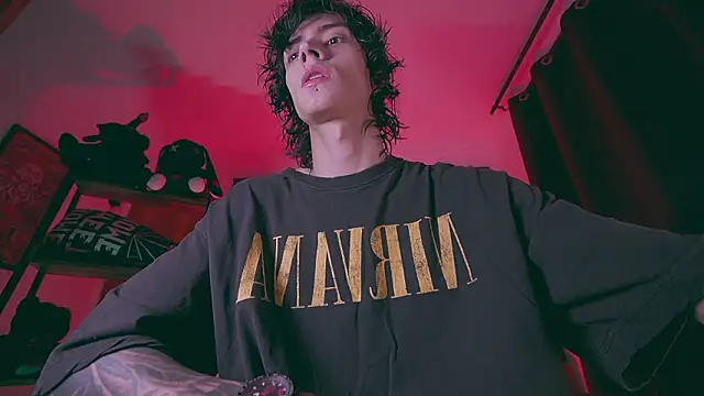 Snapshot of Olliver___y chatting on February 19, 2026, 1:56 am Olliver y online show from February 19, 2026, 1:56 am