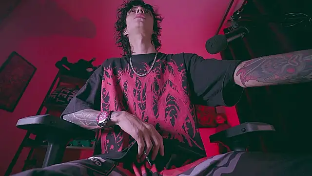 Snapshot of Olliver___y chatting on March 2, 2026, 3:52 am Olliver y online show from March 2, 2026, 3:52 am