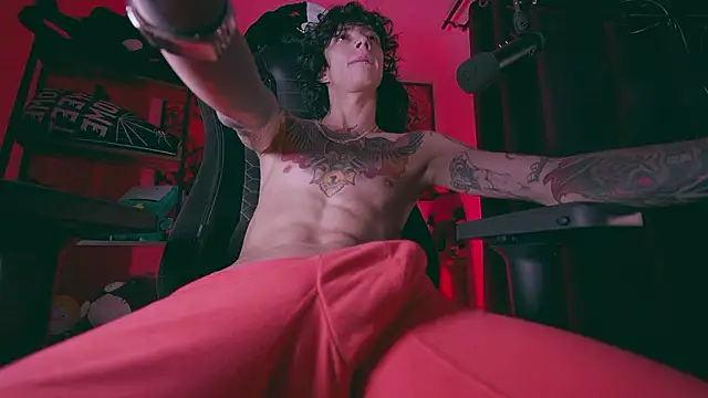 Snapshot of Olliver___y chatting on March 2, 2026, 5:08 am Olliver y online show from March 2, 2026, 5:08 am