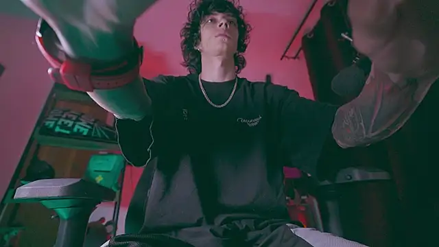 Olliver   y online show from April 21, 2026, 3:24 am