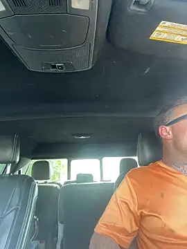 WIDBIGWHITECOCK online show from June 1, 2026, 9:38 pm