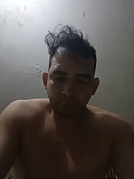 paladito01 online show from May 17, 2026, 5:16 am