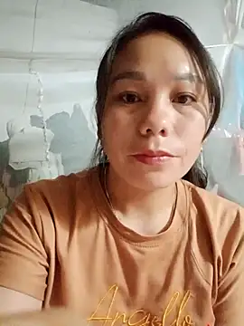 vanvan005 online show from April 5, 2026, 9:45 pm