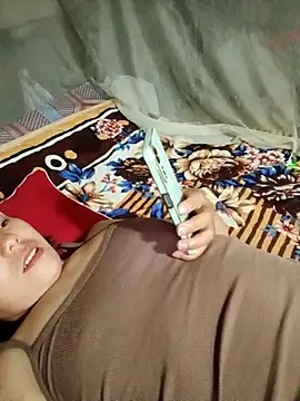 vanvan005 online show from April 14, 2026, 1:28 pm