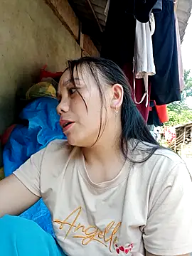 vanvan005 online show from May 16, 2026, 12:07 am