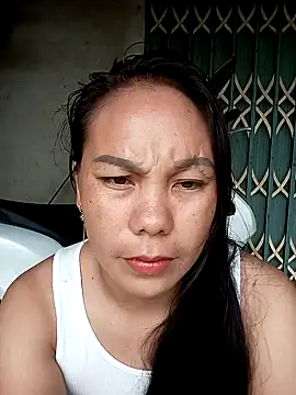 vanvan005 online show from May 18, 2026, 4:07 am