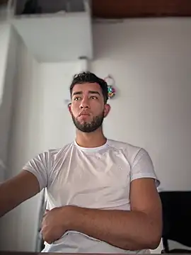 Snapshot of liam_bronw chatting on January 16, 2026, 9:08 pm liam bronw online show from January 16, 2026, 9:08 pm