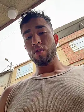 Snapshot of liam_bronw chatting on February 14, 2026, 1:52 pm liam bronw online show from February 14, 2026, 1:52 pm