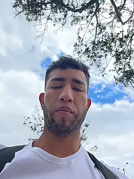 Snapshot of liam_bronw chatting on February 18, 2026, 5:20 pm liam bronw online show from February 18, 2026, 5:20 pm