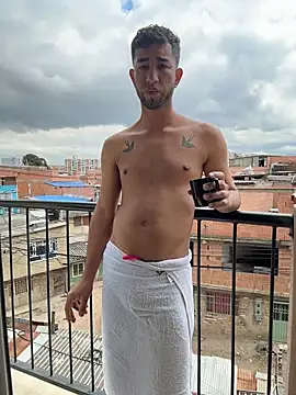 Snapshot of liam_bronw chatting on February 19, 2026, 2:57 pm liam bronw online show from February 19, 2026, 2:57 pm