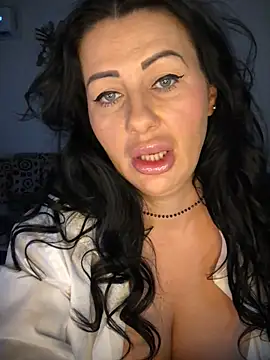 IRISWHITE17 online show from June 18, 2026, 4:46 am