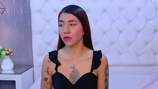 Snapshot of VioletFroost chatting on February 3, 2026, 2:53 am VioletFroost online show from February 3, 2026, 2:53 am