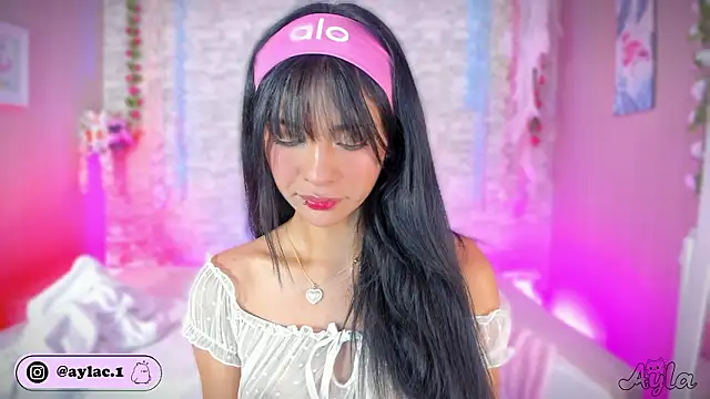 ayla lux online show from March 24, 2026, 4:50 am