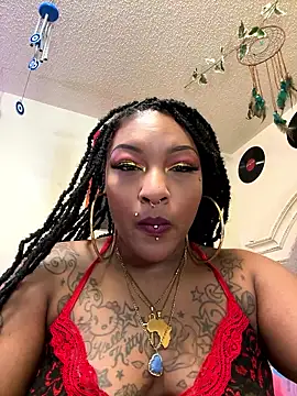 Snapshot of Egyptian_reign chatting on January 10, 2026, 11:09 pm Egyptian reign online show from January 10, 2026, 11:09 pm