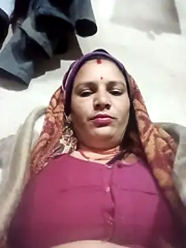 Hot hiuj online show from January 31, 2026, 7:45 pm