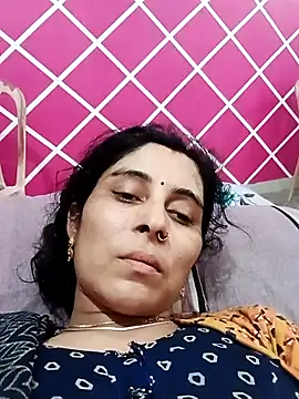 Hot ree85 online show from February 19, 2026, 11:50 am