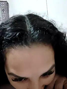 Snapshot of Larissinha015 chatting on January 12, 2026, 2:50 am Larissinha015 online show from January 12, 2026, 2:50 am