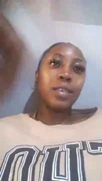 CocoButterxox online show from April 23, 2026, 1:13 pm