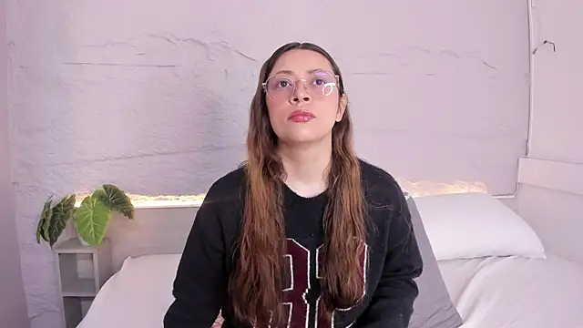 lanna 18  online show from March 23, 2026, 1:26 pm