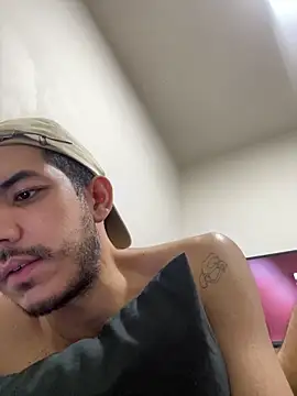 Snapshot of vinihfeh chatting on February 3, 2026, 6:40 am vinihfeh online show from February 3, 2026, 6:40 am