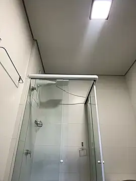 Snapshot of vinihfeh chatting on February 25, 2026, 6:39 pm vinihfeh online show from February 25, 2026, 6:39 pm