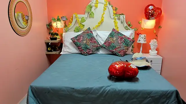 Dalila Najjar  online show from March 30, 2026, 2:40 pm