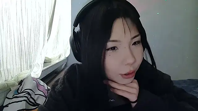 Snapshot of AprilOnilll chatting on January 15, 2026, 8:19 am AprilOnilll online show from January 15, 2026, 8:19 am