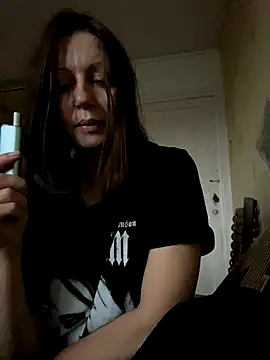 Snapshot of Titana999 chatting on January 7, 2026, 6:49 am Titana999 online show from January 7, 2026, 6:49 am