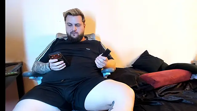 ashtondel online show from April 5, 2026, 2:03 pm