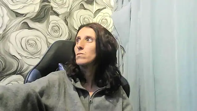 Snapshot of _wolfxsnowy_ chatting on June 3, 2026, 8:47 pm wolfxsnowy online show from June 3, 2026, 8:47 pm