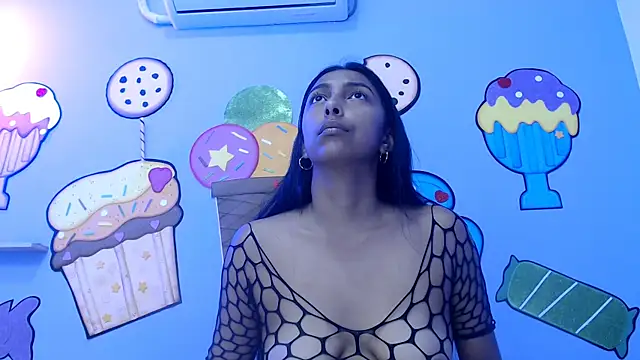 skinnysexzara18 online show from March 2, 2026, 5:19 am