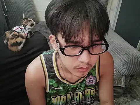 Snapshot of oishii_ii chatting on August 4, 2026, 3:32 am oishii ii online show from August 4, 2026, 3:32 am