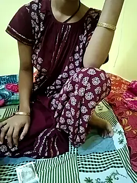 Angelqueen15 online show from February 9, 2026, 2:21 pm