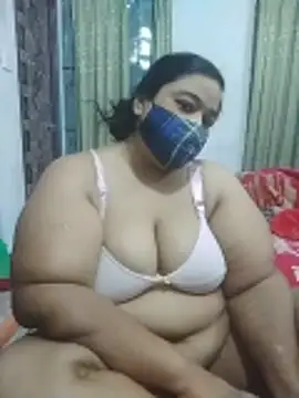 Snapshot of momo_loves chatting on April 7, 2026, 3:34 pm momo loves online show from April 7, 2026, 3:34 pm