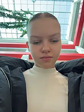 AshleyMur online show from March 18, 2026, 6:38 am