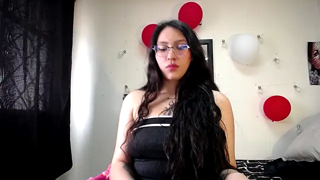 abril onnel online show from February 28, 2025, 8:28 pm