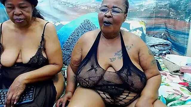 SEXY MATURExx online show from July 22, 2026, 5:05 pm