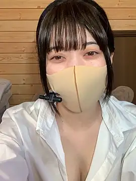 Snapshot of minami_room chatting on April 3, 2026, 6:22 am minami room online show from April 3, 2026, 6:22 am