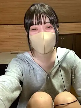 Snapshot of minami_room chatting on April 9, 2026, 1:27 pm minami room online show from April 9, 2026, 1:27 pm