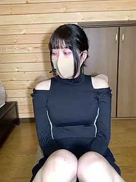 Snapshot of minami_room chatting on April 15, 2026, 2:24 pm minami room online show from April 15, 2026, 2:24 pm