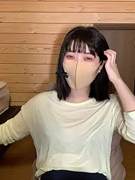 Snapshot of minami_room chatting on April 17, 2026, 12:52 pm minami room online show from April 17, 2026, 12:52 pm