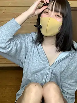 Snapshot of minami_room chatting on May 13, 2026, 1:30 pm minami room online show from May 13, 2026, 1:30 pm