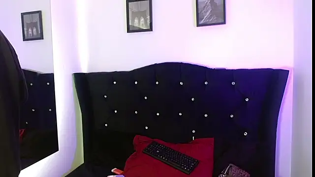 Snapshot of Neko_ne69 chatting on April 16, 2026, 12:39 pm Neko ne69 online show from April 16, 2026, 12:39 pm