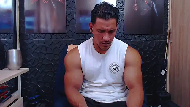 Snapshot of viktor_herrera chatting on April 17, 2026, 5:49 pm viktor herrera online show from April 17, 2026, 5:49 pm